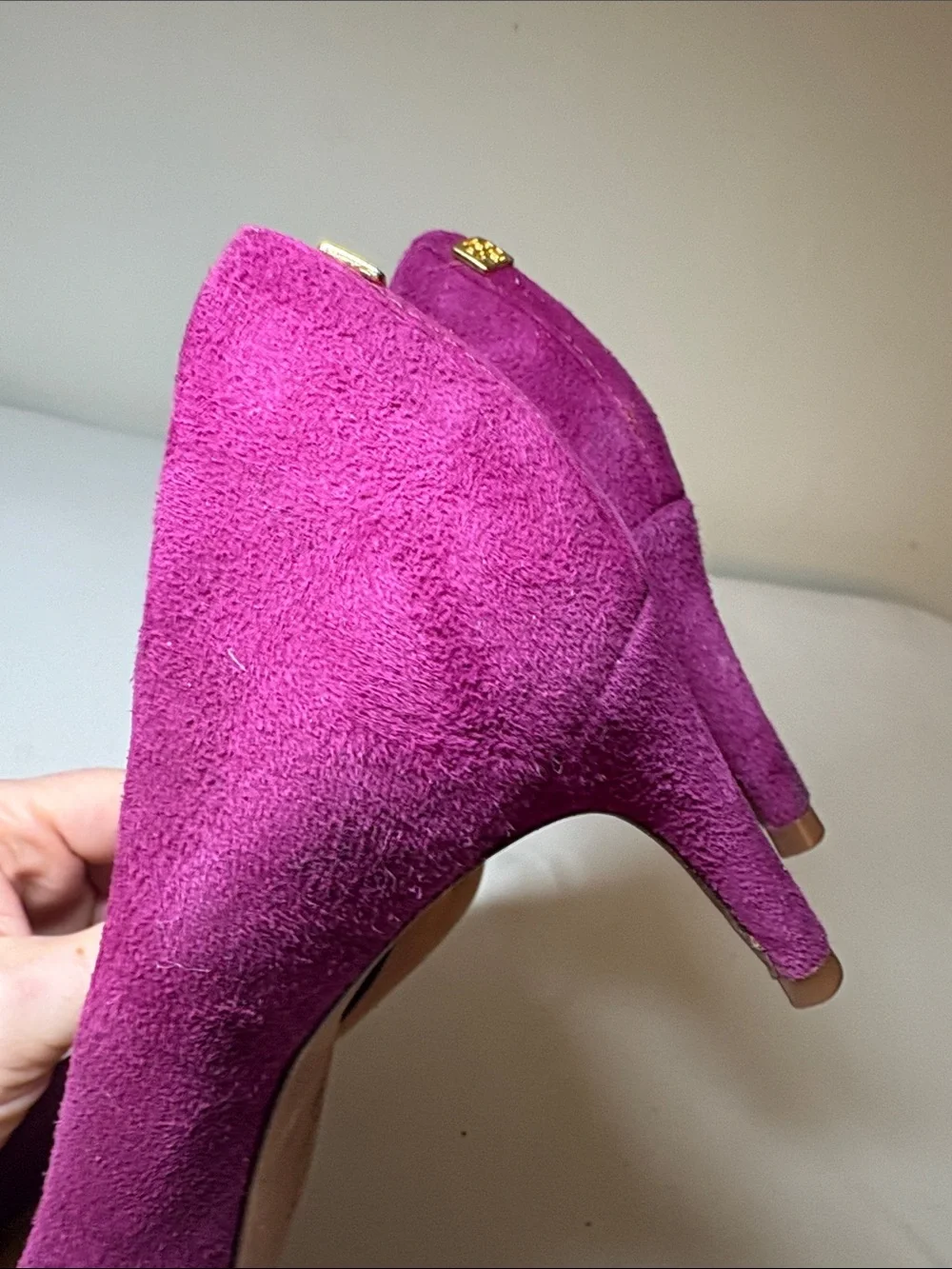 Tory Burch Ivy Pointed Toe Fuschia Suede Heels Size 8